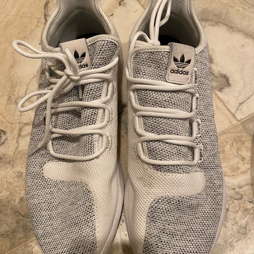 Addias tennis shoes